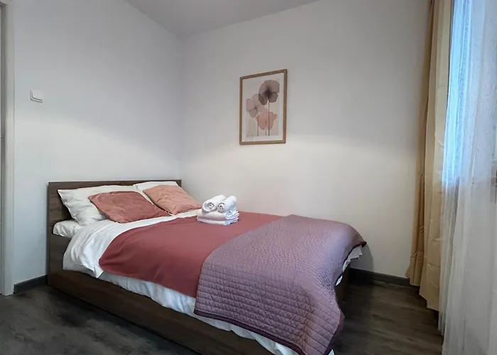 Rynek 3-bedroom By Bookinghost *